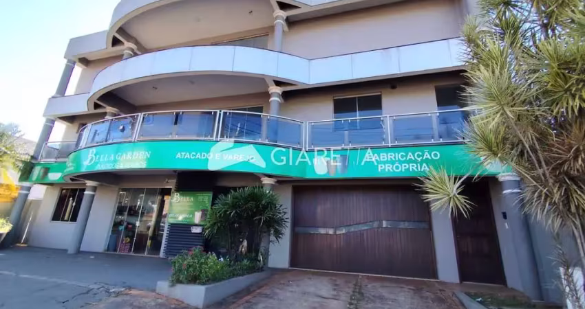 Apartamento amplo para locação em ótima localização, centro, toledo - pr