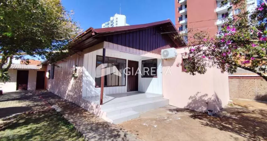 Casa ampla disponível para locação em excelente localização, centro, toledo - pr