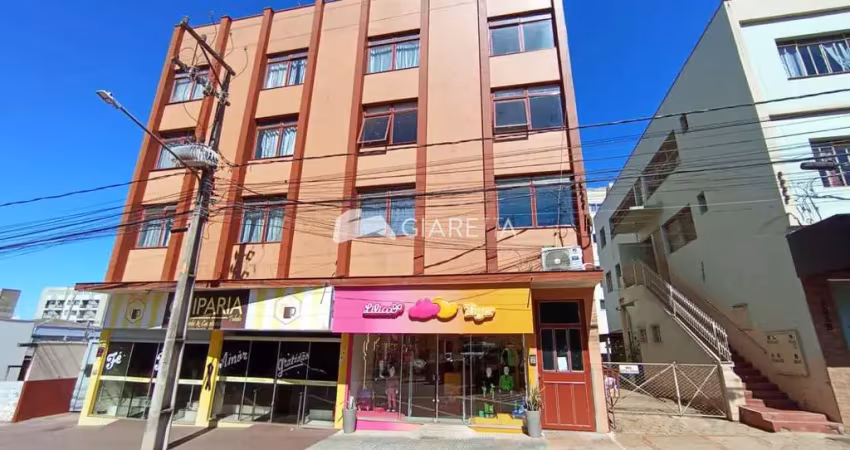 Apartamento com 03 quartos para locação, Centro, Toledo - PR