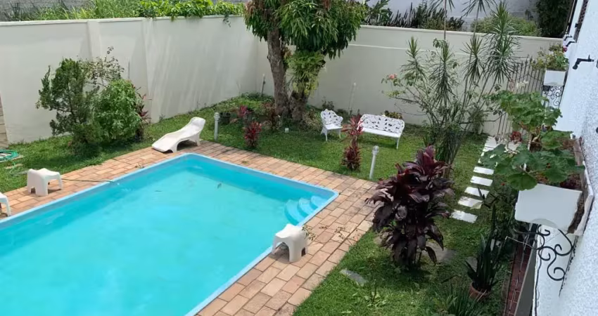 Casa alto padrão com elevador a venda no santa rosa