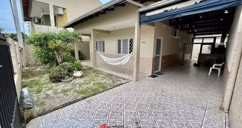 Casa com 3 quartos à venda no Centro, Balneário Camboriú 