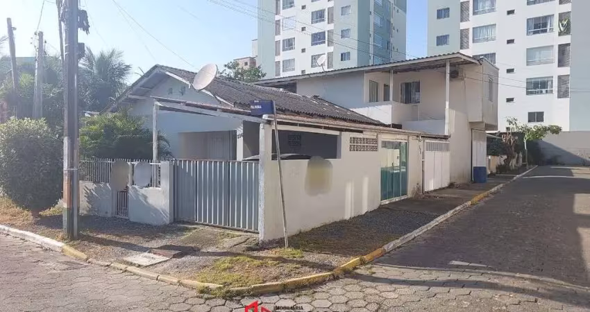 CASA CAMBORIÚ NO BAIRRO TABULEURO