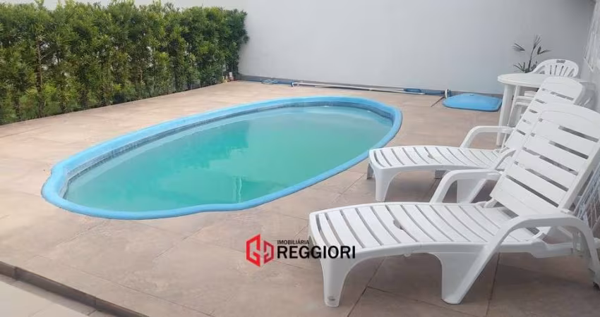 CASA REFORMADA COM PISCINA CHURRASQUEIRA CAMBORIÚ
