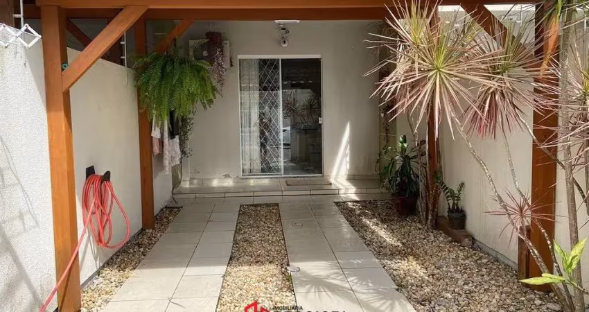 Casa com 2 quartos à venda no Santa Regina, Camboriú 