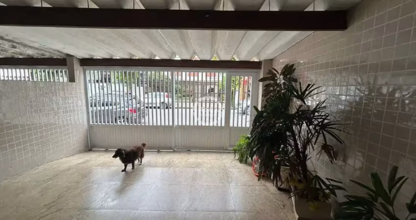 Casa 03 quartos sobreposta baixa com edicula Boqueirão Santos