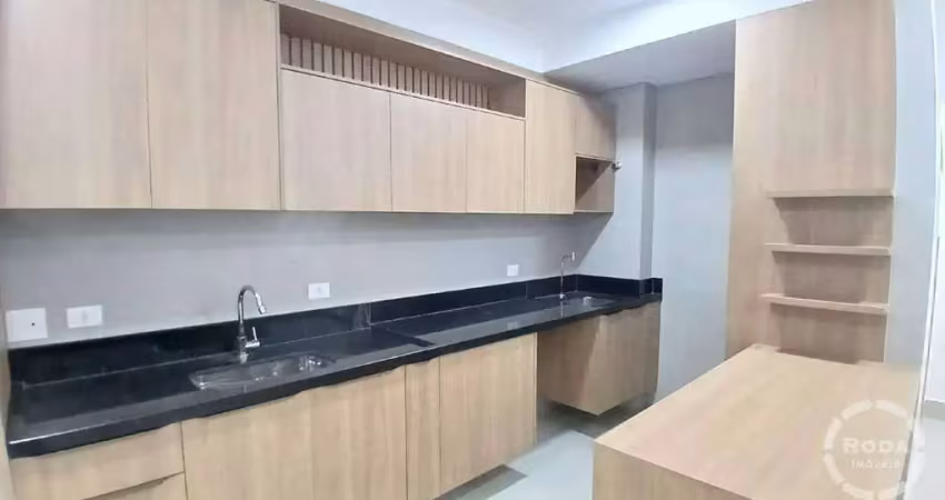 Apartamento com 2 dormitórios, varanda gourmet, prédio com lazer e uma quadra da praia, josé menino, santos-sp.