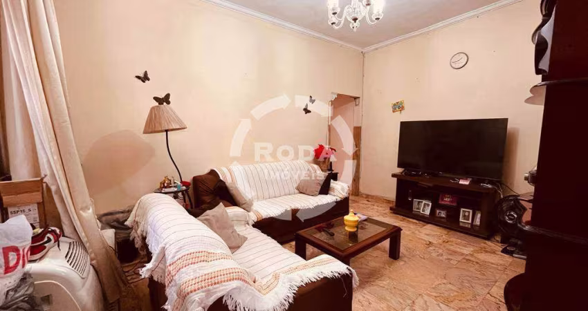 Casa isolada com 3 quartos no bairro do Marapé, em Santos SP.