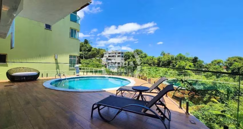 Casa em condomínio fechado a venda em santos, localizada no morro santa terezinha.