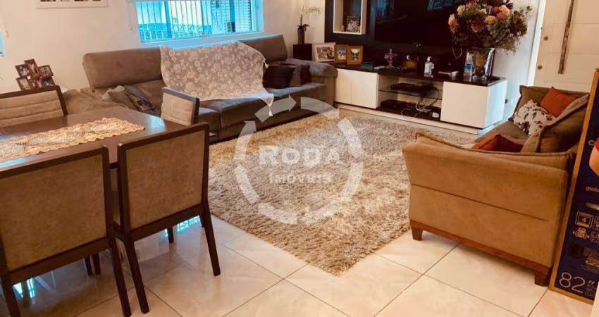 Sobrado de 4 dormitorios sendo 1 suite em Santos na Ponta da Praia