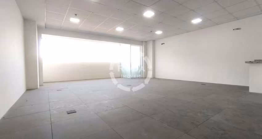 Sala comercial a venda em Santos, localizada no Centro.