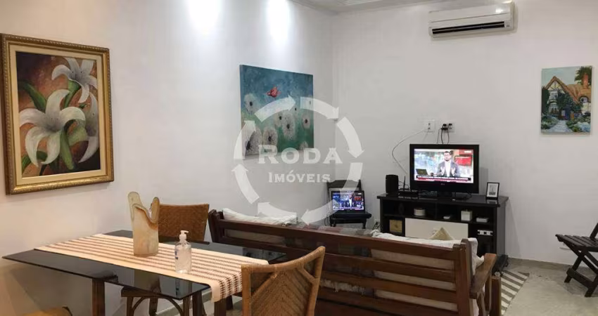 Apartamento totalmente reformado e PORTEIRA FECHADA no José Menino em Santos