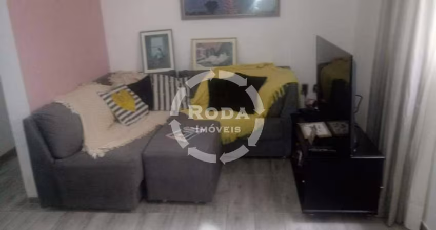 Apartamento térreo próximo da praia a venda em Santos, localizado no bairro do Boqueirão.