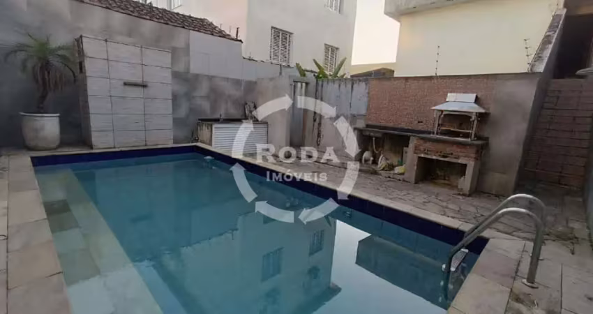 Sobreposta alta a venda em Santos, no Macuco de 3 dormitórios com suíte e piscina.