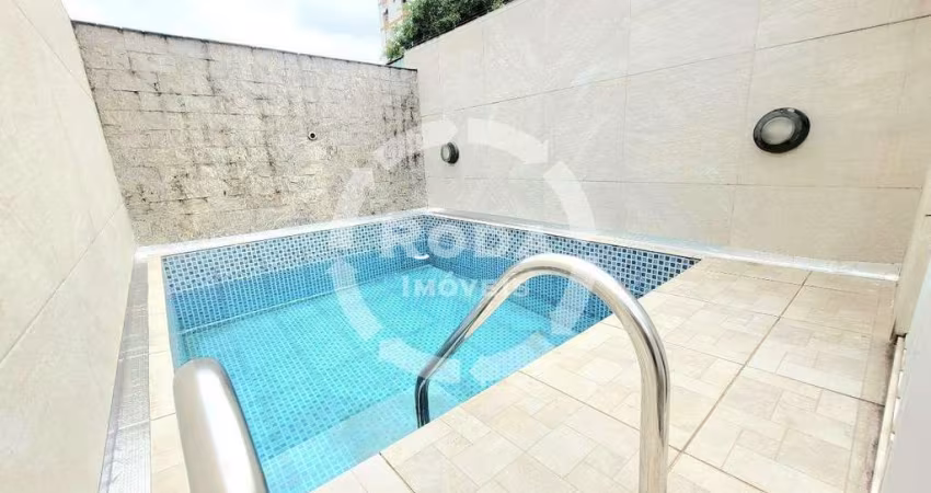 Casa Triplex com 3 Suítes, Piscina e Churrasqueira à Venda no Marapé – Santos
