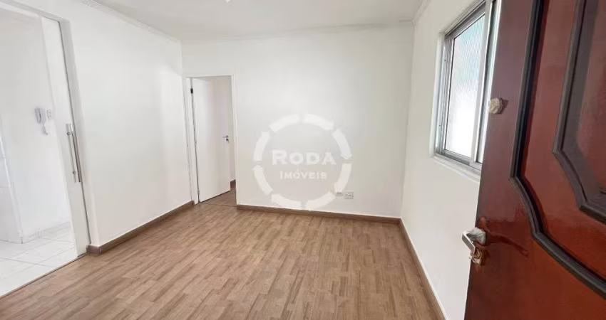 Apartamento de 2 dormitórios em Santos no Marapé.