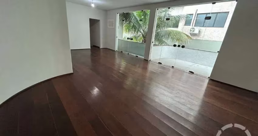 Casa sobreposta alta com terraço gourmet no embaré 3 quartos 1 suite com 212m² e 3 vagas