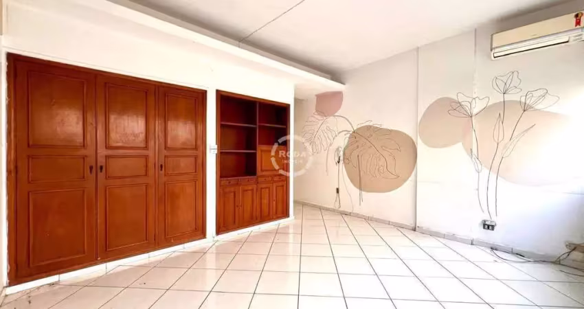 Sala living de frente no Boqueirão – Localização privilegiada!