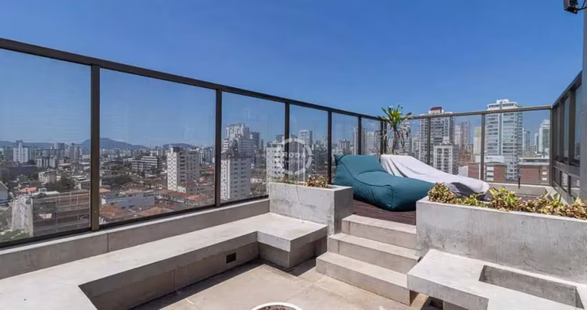 COBERTURA TRIPLEX FINAMENTE DECORADA NO BOQUEIRÃO – SANTOS