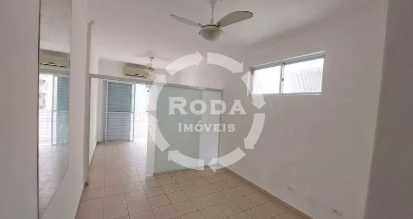 Apartamento 1 dormitório de frente com sacada no coração do Gonzaga para alugar -Gonzaga -Santos