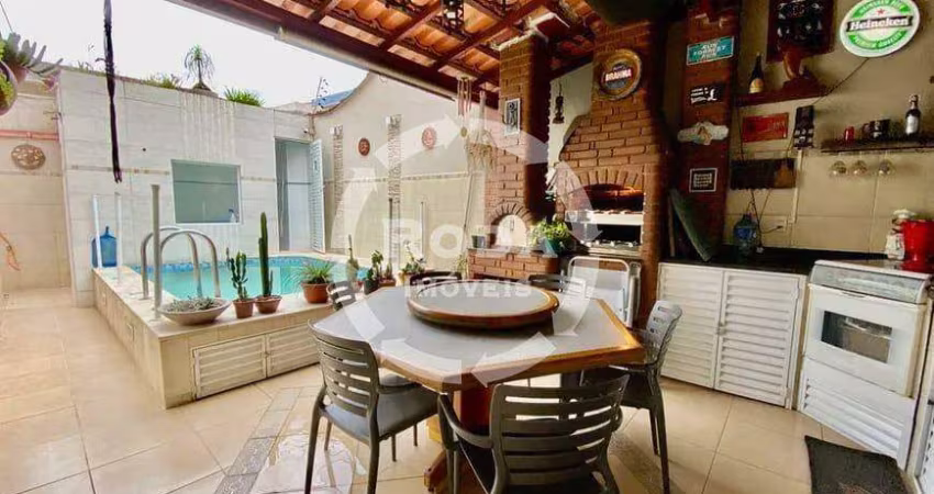Casa com lazer à venda na Ponta da Praia!!!