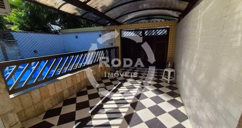 Casa geminada 2 Dormitórios com Piscina, bairro da Aparecida, Santos (SP)