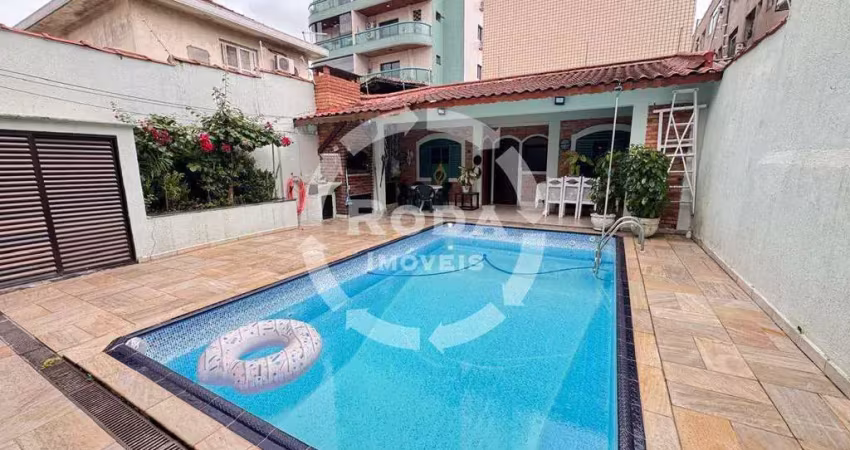 SOBRADO ISOLADO 4 DORMITORIOS COM PISCINA GRANDE