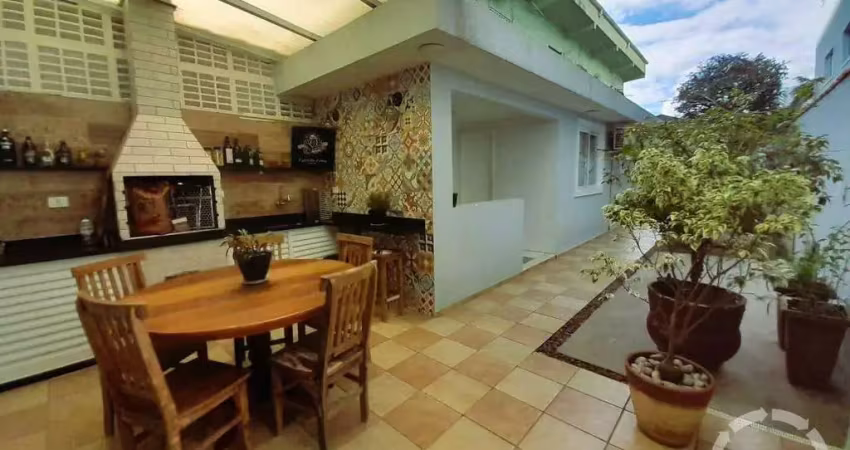 Casa (sobrado) à venda no marapé | 3 suítes | piscina | vaga para 4 carros