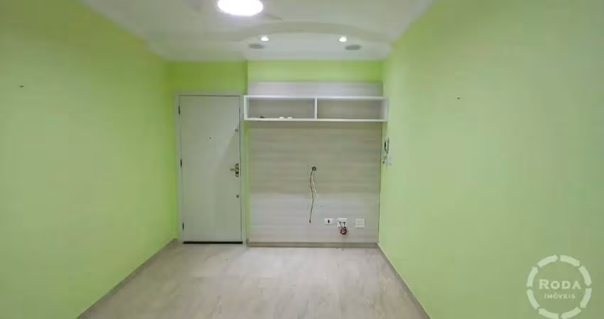 Apartamento 1 quarto, dependência completa, uma quadra da praia, josé menino, santos-sp