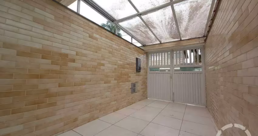 Ótima casa sobreposta baixa no santa maria – 2 dormitórios (1 suíte) – quintal e vaga de garagem