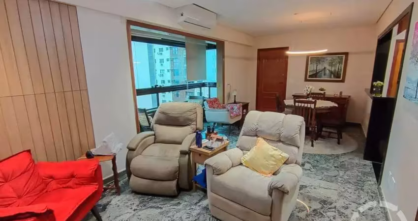 Excelente apartamento de 3 dormitórios na quadra da praia da aparecida em santos - sp