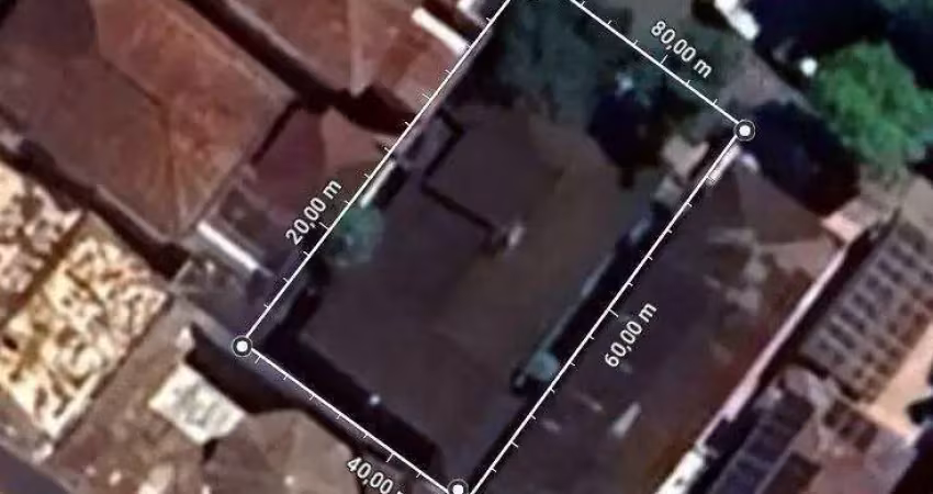 Terreno com casa para retrofit no bairro do embaré à 3 quadras da praia