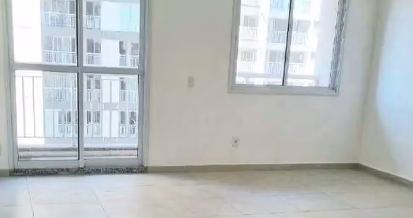 Sala comercial pronta no coração da vila matias – edifício moderno e seguro.