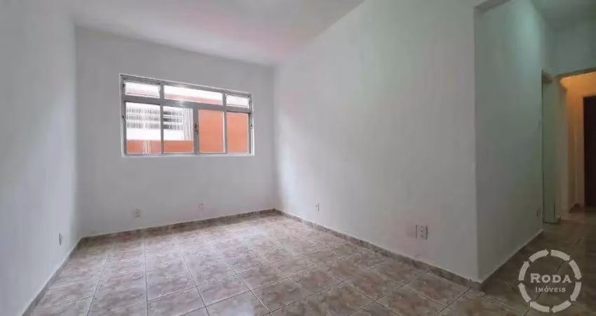 Apartamento no embaré com muito potencial, 2 quartos, 1 banheiro e 1 vaga de garagem