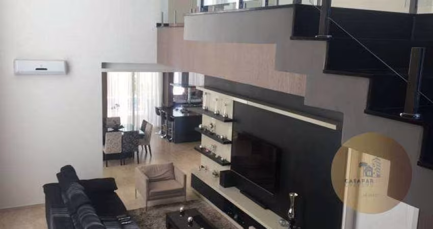 Casa à Venda em Condomínio Fechado com 4 Suítes, Piscina Privativa