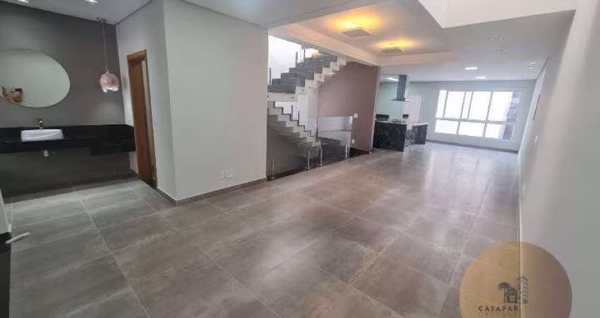 Sobrado à Venda com 3 Suítes no Barcelona, nunca Habitado com 300m²