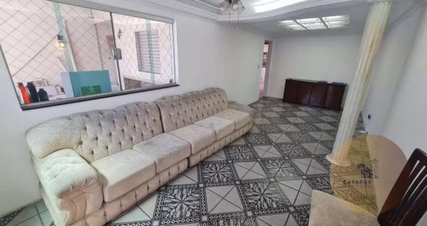 Casa Térrea à Venda com 2 Quartos e Edicula nos Fundos com 148m²