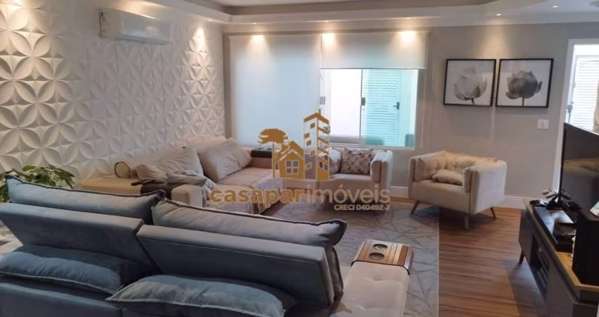Casa Térrea à Venda com 3 Quartos e 289m², com Piscina e 6 Vagas