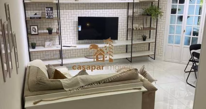 Sobrado à Venda em Condomínio Fechado, 100m² com 3 Quartos