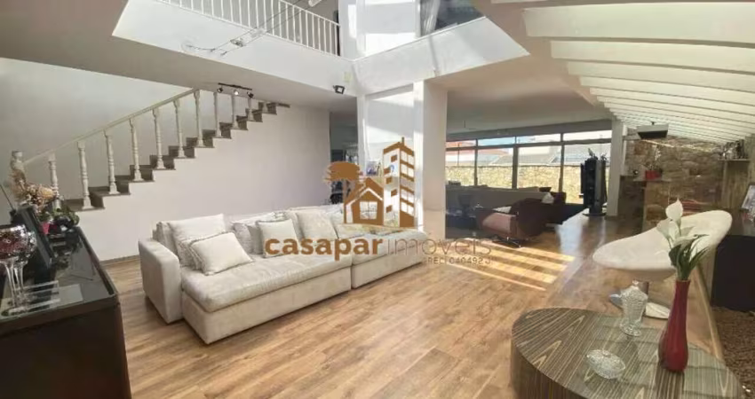 Sobrado à Venda com 350m,² com 4 Suítes , Piscina e Churrasqueira