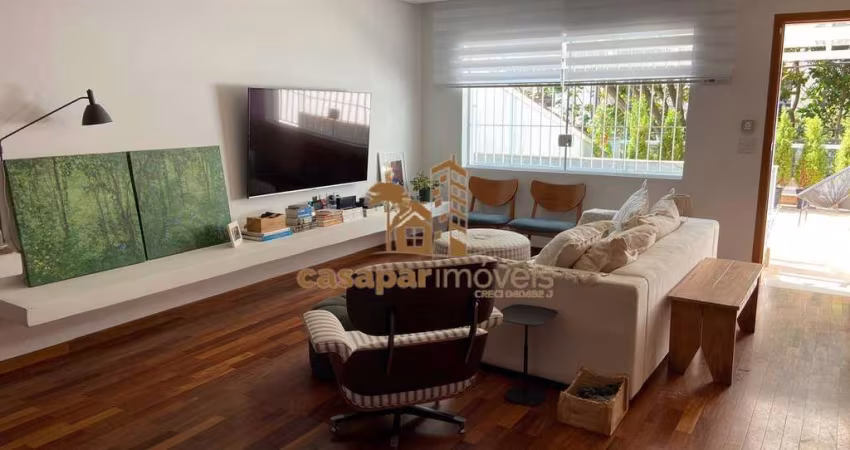 Charmoso Sobrado Reformado à Venda na Vila Progredior,3 Dormitórios e 150m²