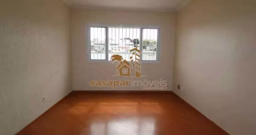 Apartamento térreo à venda, 76m² com 2 dormitórios, vago e com quintal