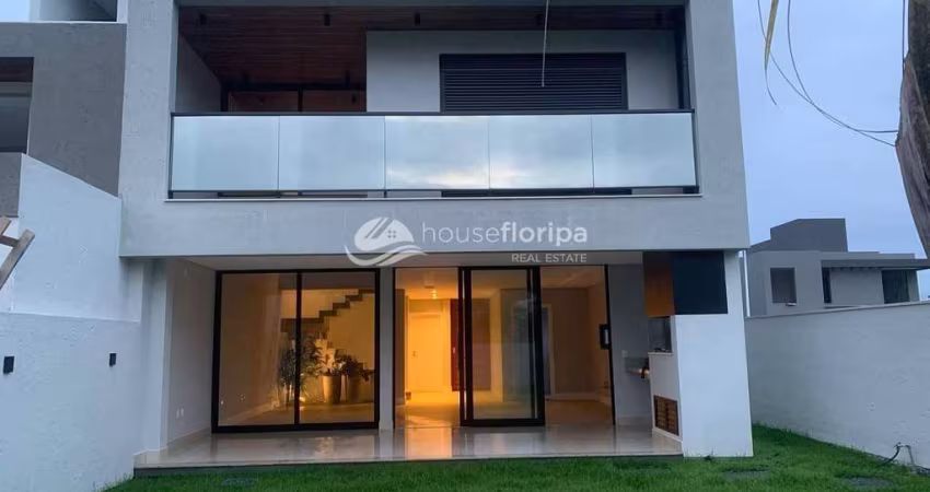 Casa de 3 quartos com varanda gourmet e 2 vagas cobertas à venda no loteamento do bairro Lagoa da C