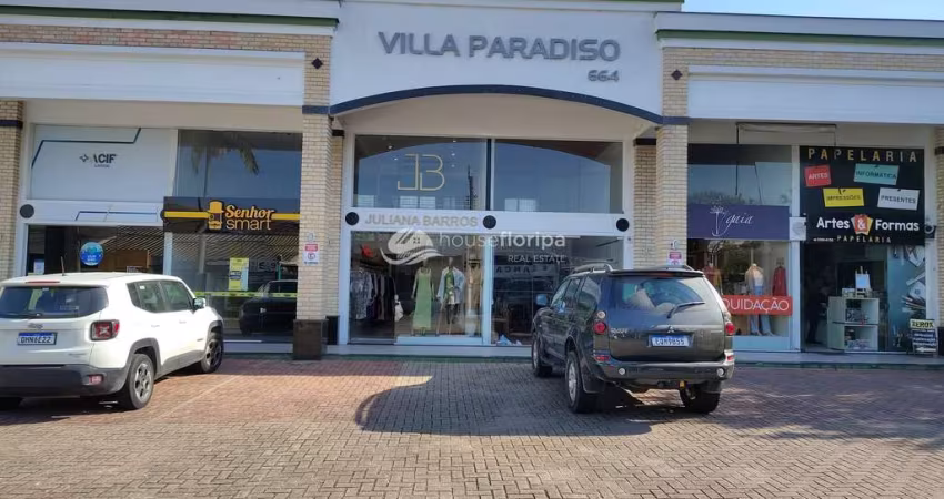 Linda e ampla loja localizada no centrinho da Lagoa da Conceição, muito bem localizada e com estaci