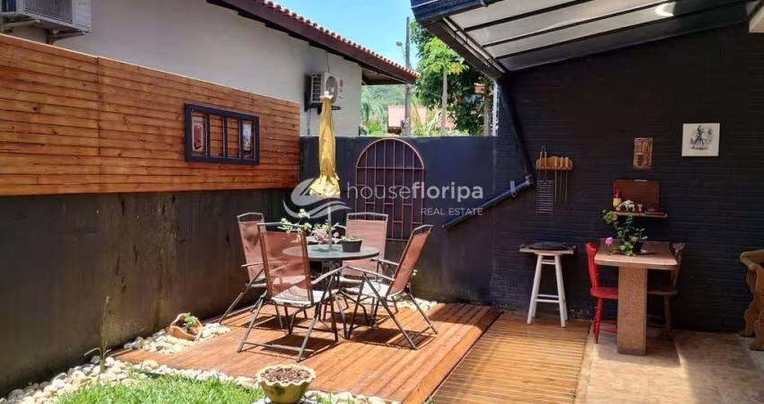 Casa à venda no Campeche: 3 quartos com quintal, perto da avenida principal e comércio – perfeita p