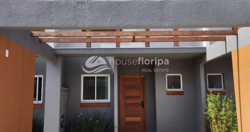 Casa à venda em Condomínio Resort 2 suítes, estrutura completa, próximo a praia, Morro das Pedras,
