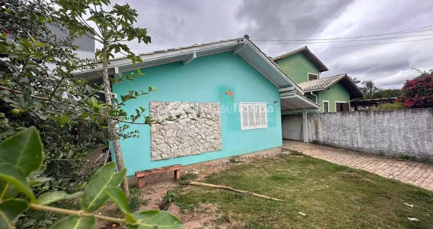 Casa a térrea à venda em ótima localização com 3 dormitórios, sendo 1 suíte, Campeche, Florianópoli