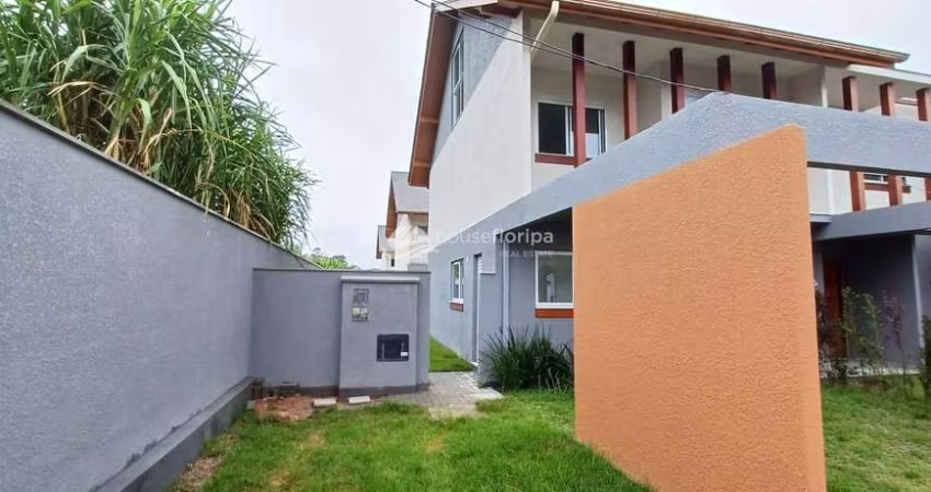 Casa com 3 dormitórios e 1 sótão à venda em um incrível condomínio clube, Morro das Pedras, Florian