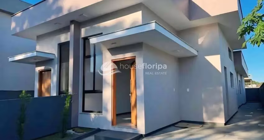 Casa térrea de 3 quartos à venda no campeche, excelente acabamento, deck, móveis planejados e 2 vag