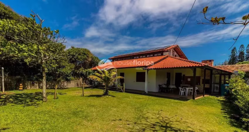 Casa super aconchegante no campeche com localização privilegiada a poucos passos da praia, terreno