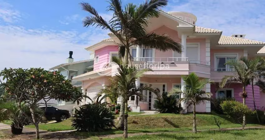 Casa à venda na quadra do mar, com 5 dormitórios na praia dos açores, pântano do sul, florianópolis